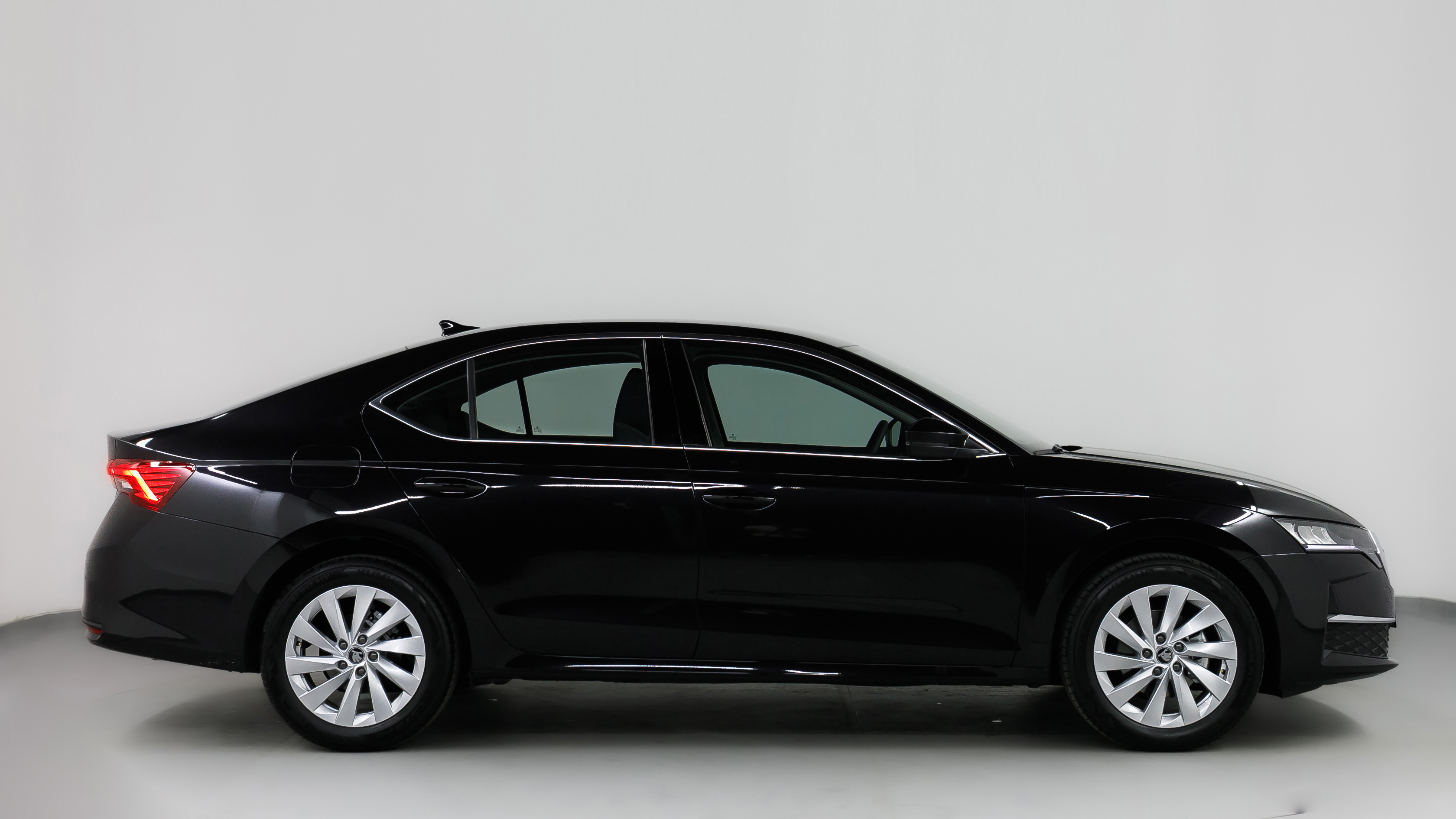 SKODA OCTAVİA PREMİUM SİYAH